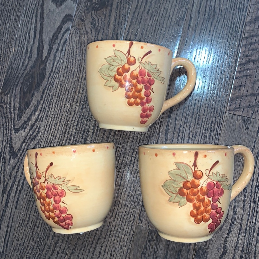 3 Coffee Mugs  - Grape Design